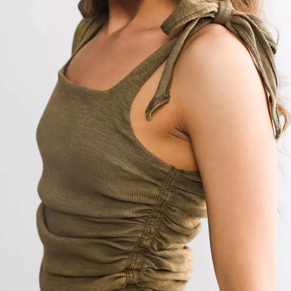 FREE PEOPLE ❤️‍🔥 ARMY GREEN TOP NWT SIZE MEDIUM